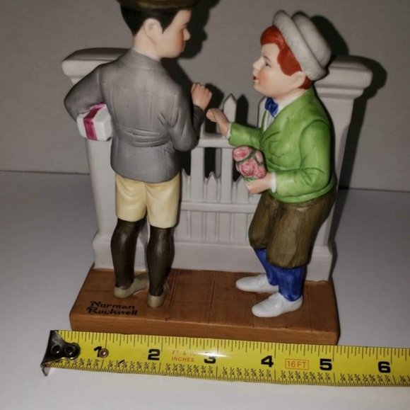 The Danbury Mint Norman Rockwell The Rivals Porcelain Figurines Hand Crafted - Picture 5 of 6
